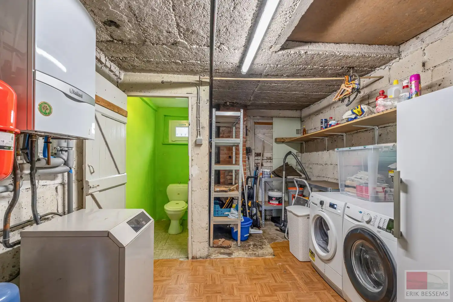 Charmante op te frissen woning met veel potentieel, met een woonoppervlakte van 169 m² foto 15