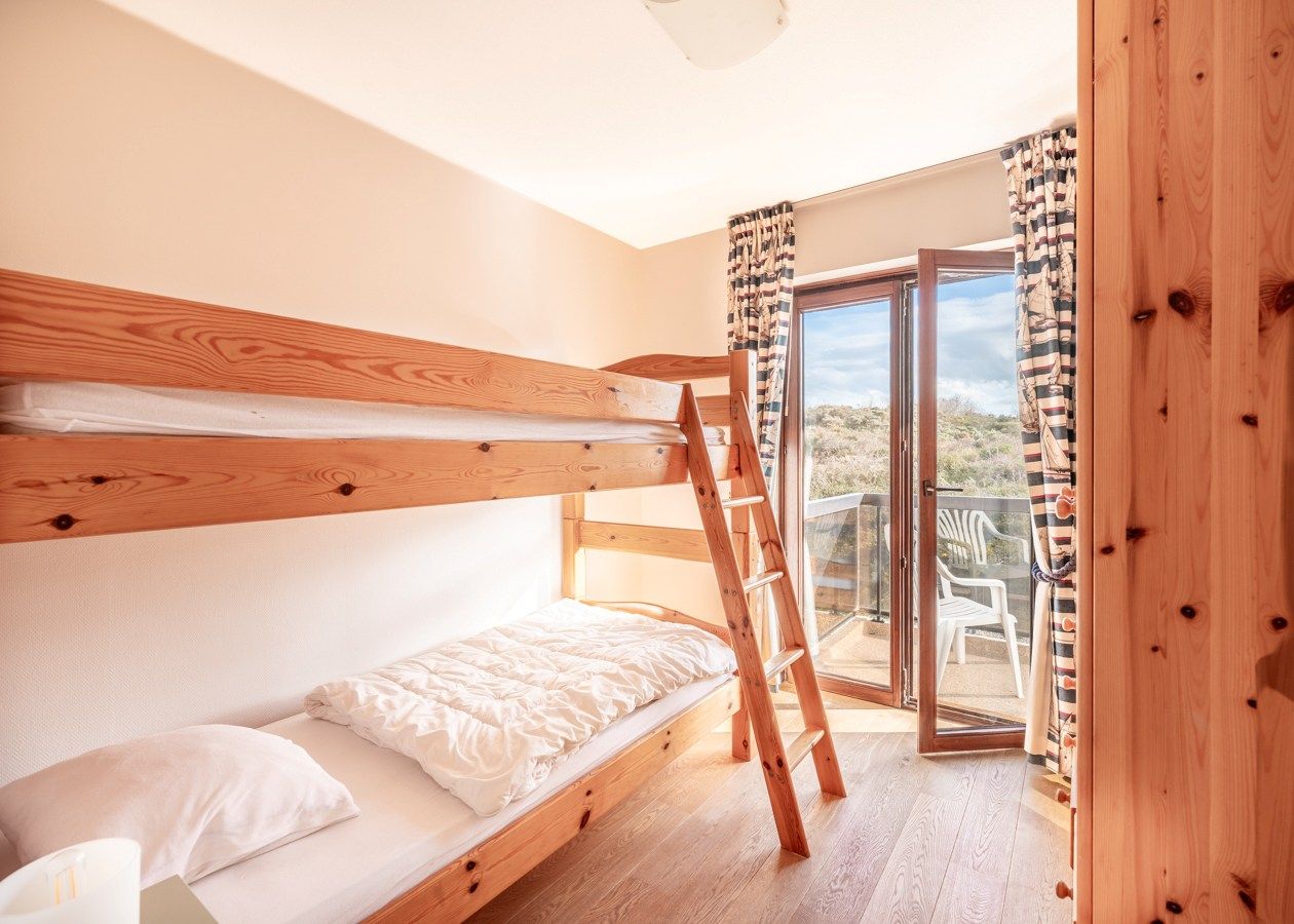 Ruim appartement op de Zeedijk van Oostduinkerke  foto 14