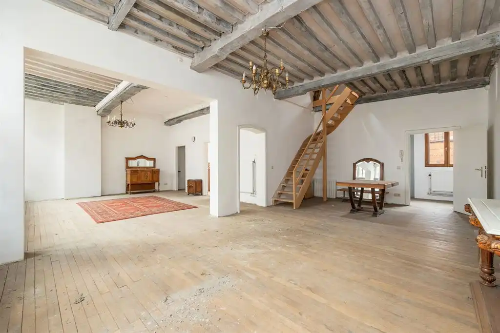  Uniek, karaktervol 16e eeuws gebouw in hartje centrum foto 22