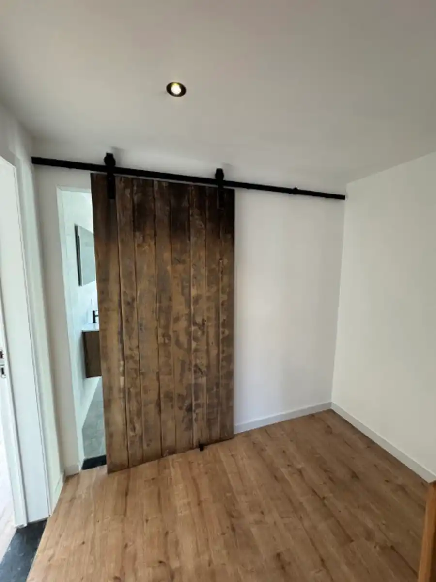 Mooi gerenoveerde gezinswoning foto 13