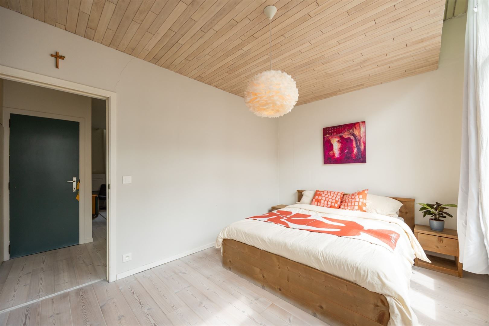 Gerenoveerd appartement met terras foto 14