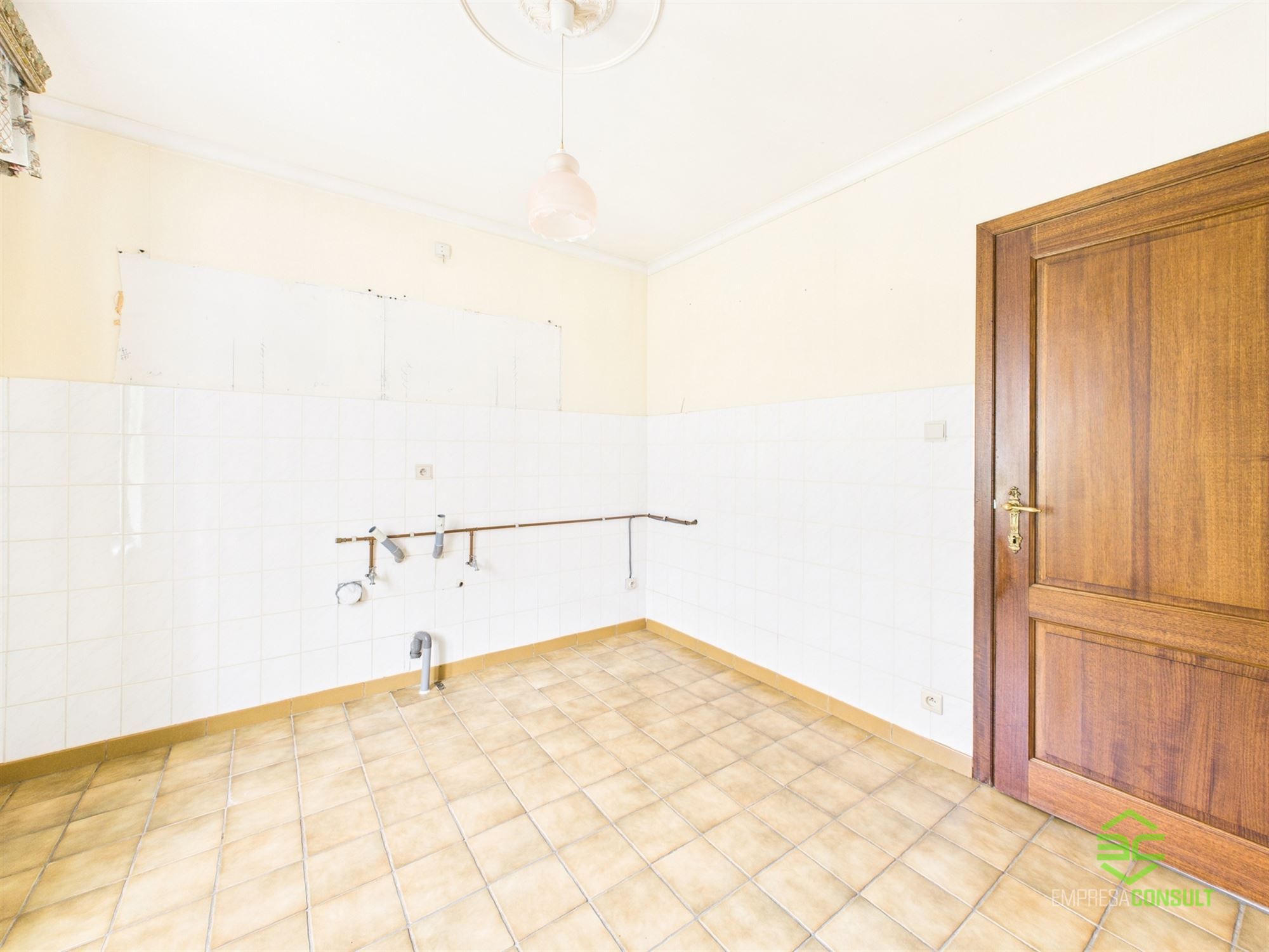 Gelijkvloerse woning in het centrum met 2 slpk en ruime tuinberging! foto 8