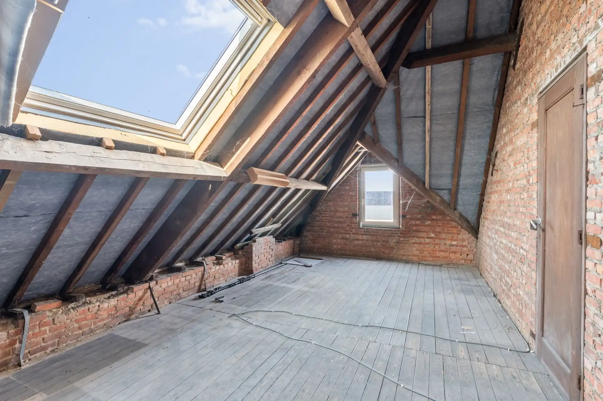 Gerenoveerde eengezinswoning. foto 34