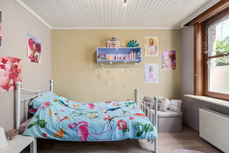 Instapklare gezinswoning met 4 slaapkamers en dubbele garage foto 15