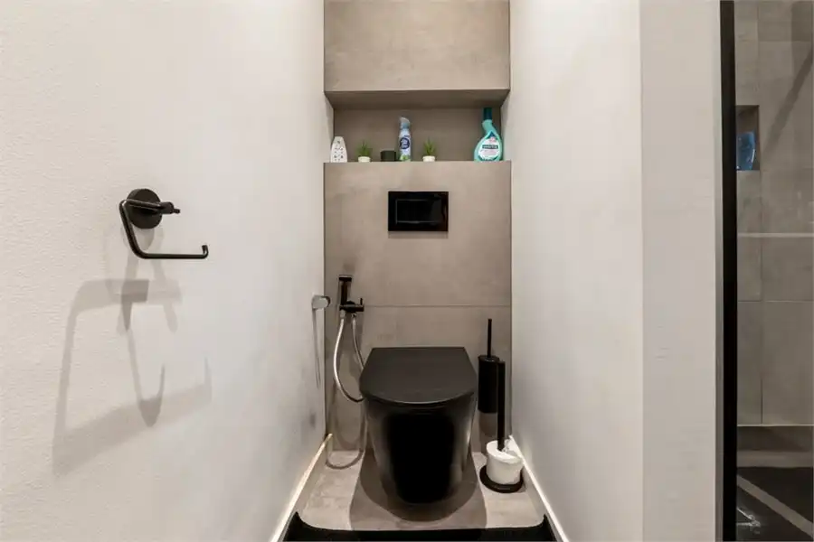 RUIME GERENOVEERDE WONING OP EEN ZEER GOEDE LOCATIE foto 23