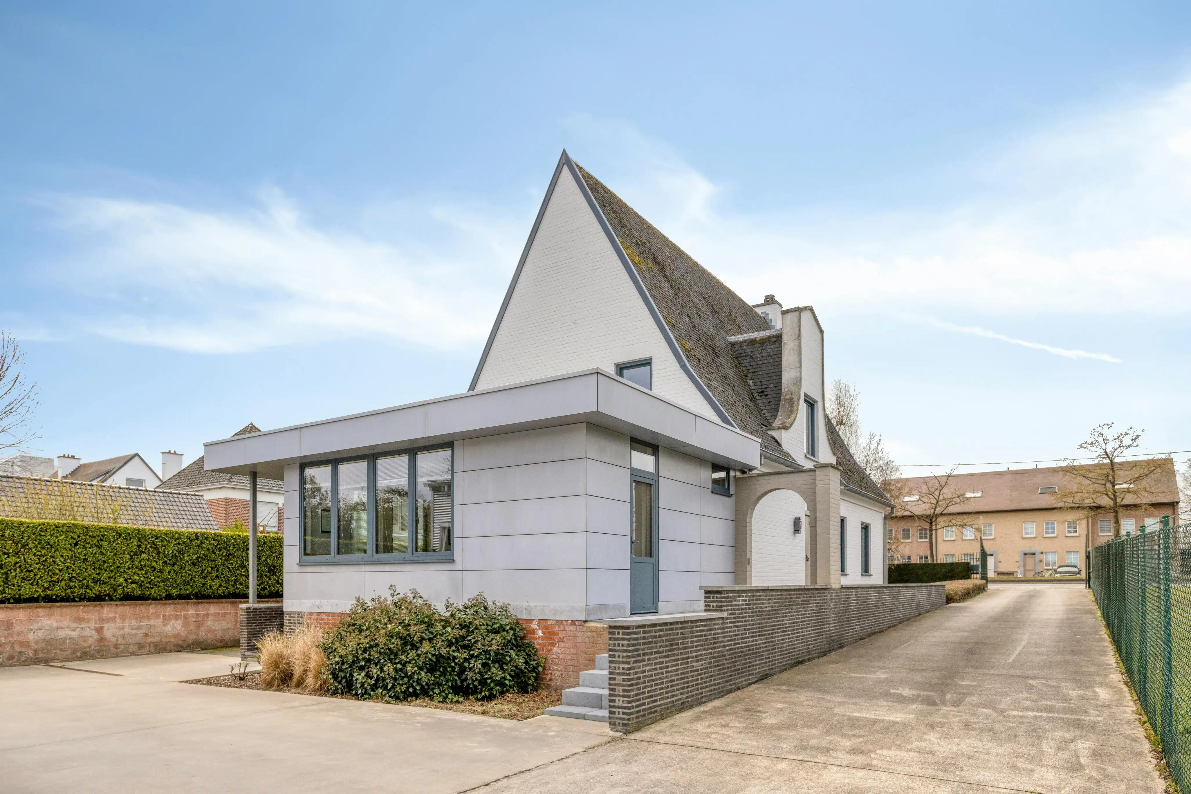 Ruime eigendom met woning, loods en extra bouwgrond foto 30