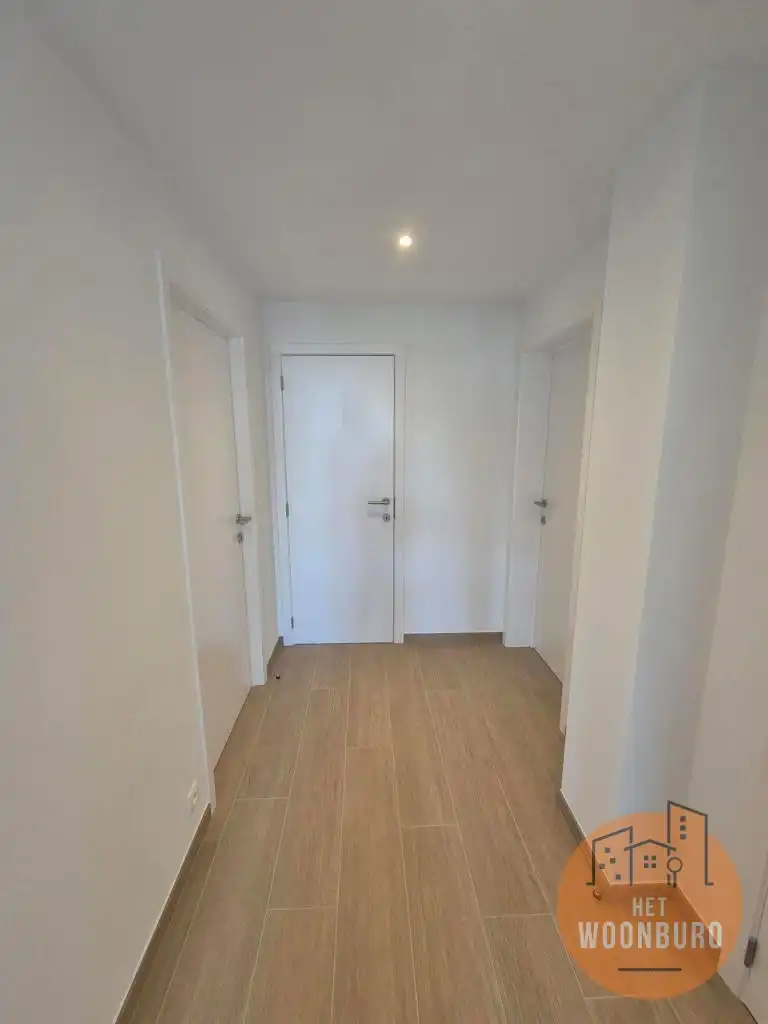 Nieuwbouw appartement met 3 slpks, terras, kelder foto 10