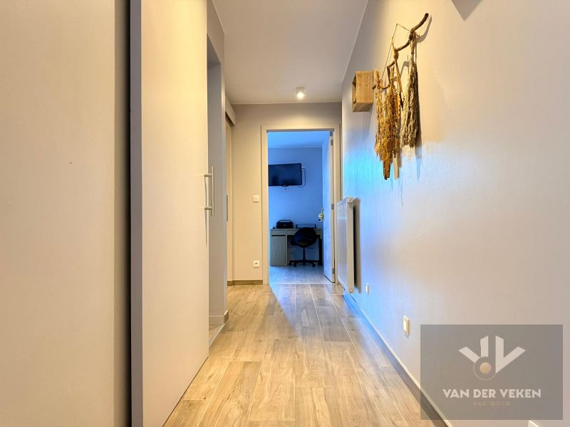 GELIJKVLOERS 2-SLAAPKAMER APPARTEMENT foto 6