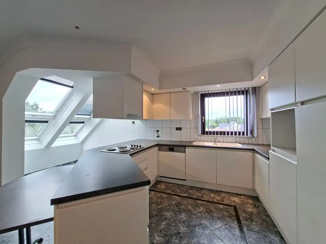 Ruim 3 slaapkamer duplex appartement te Lanaken foto 9