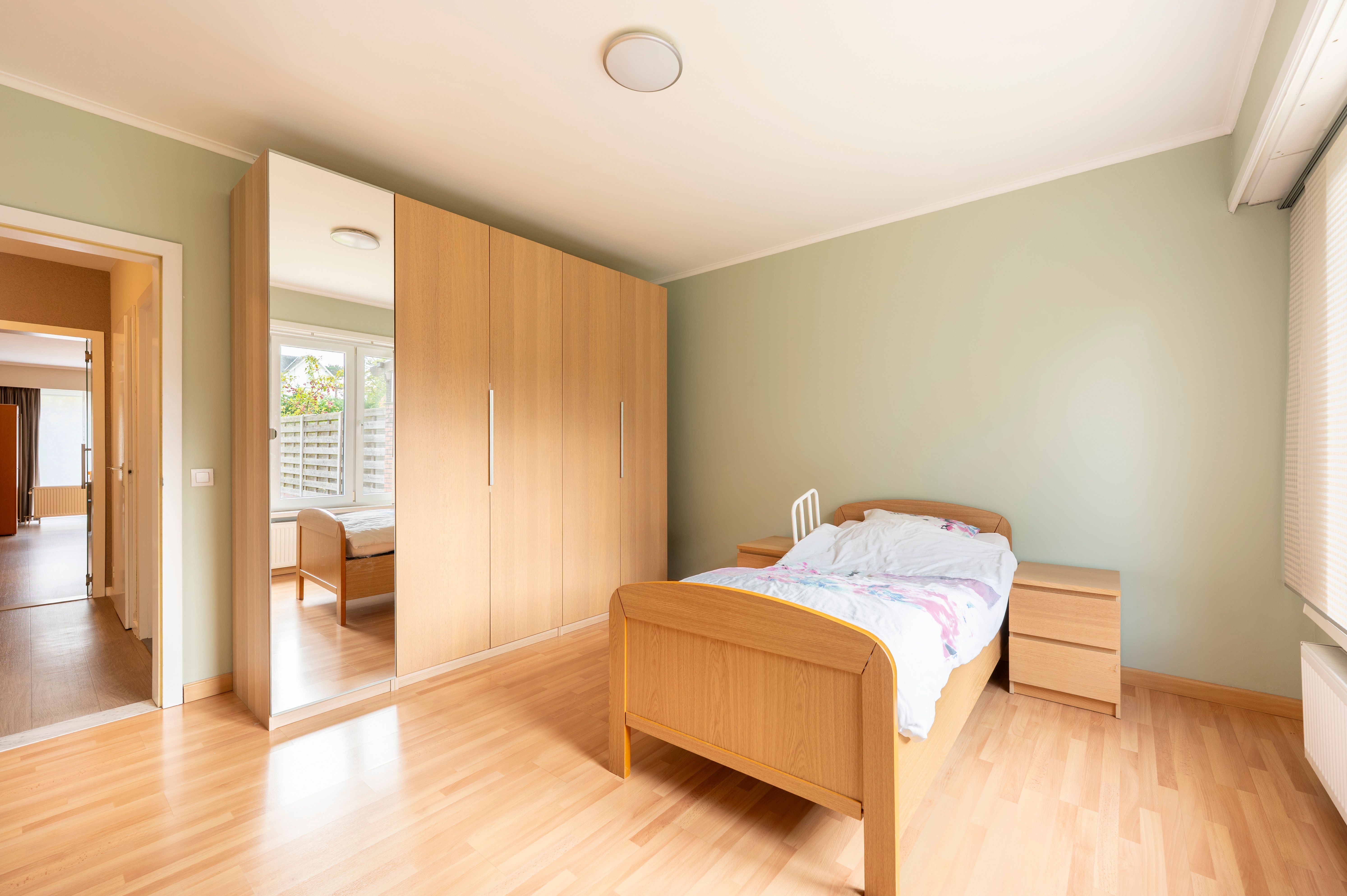 Verzorgd gelijkvloers appartement met 2 slaapkamers en tuin op toplocatie in Ekeren-Mariaburg! foto 14