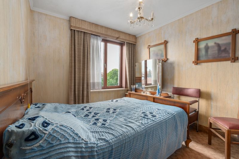 Rumbeke - Robuuste woning met renovatiepotentieel in Roeselare foto 9