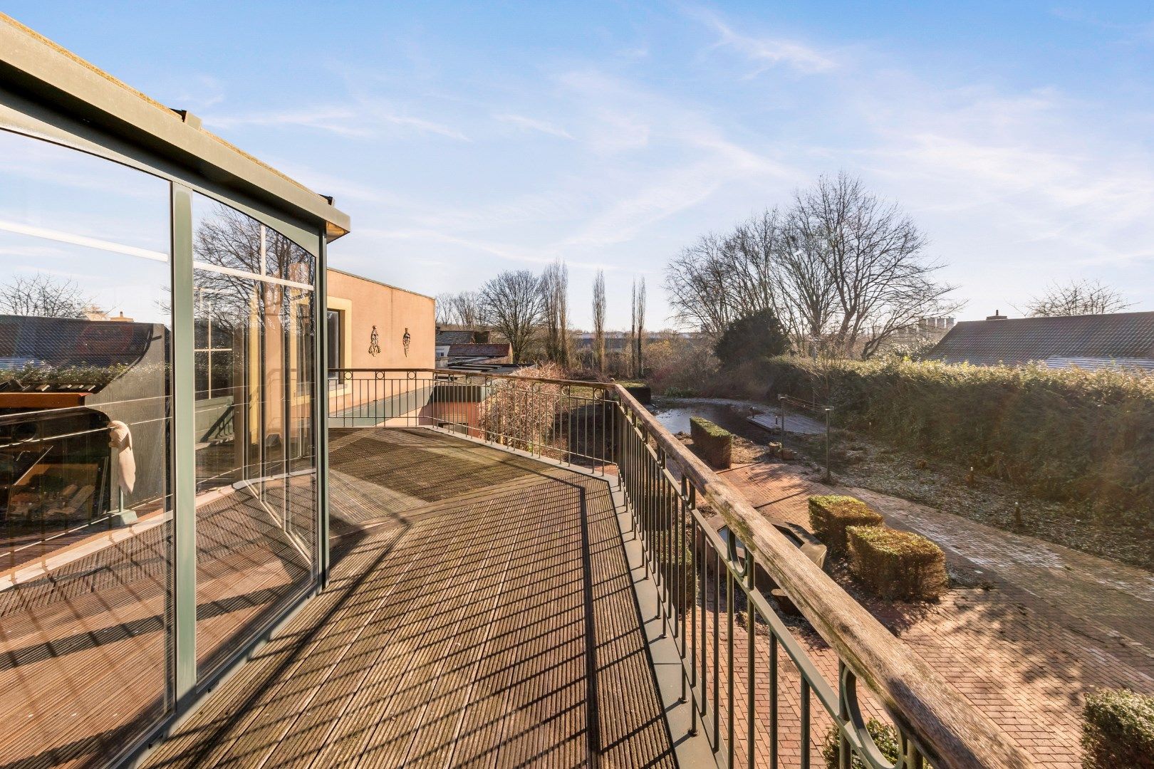 GEBOUW OP 2588M² MET 447M² BEW. OPP., 5 SLPKS, 3 BADKAMERS EN 3 GARAGES AAN DE LEIE foto 15
