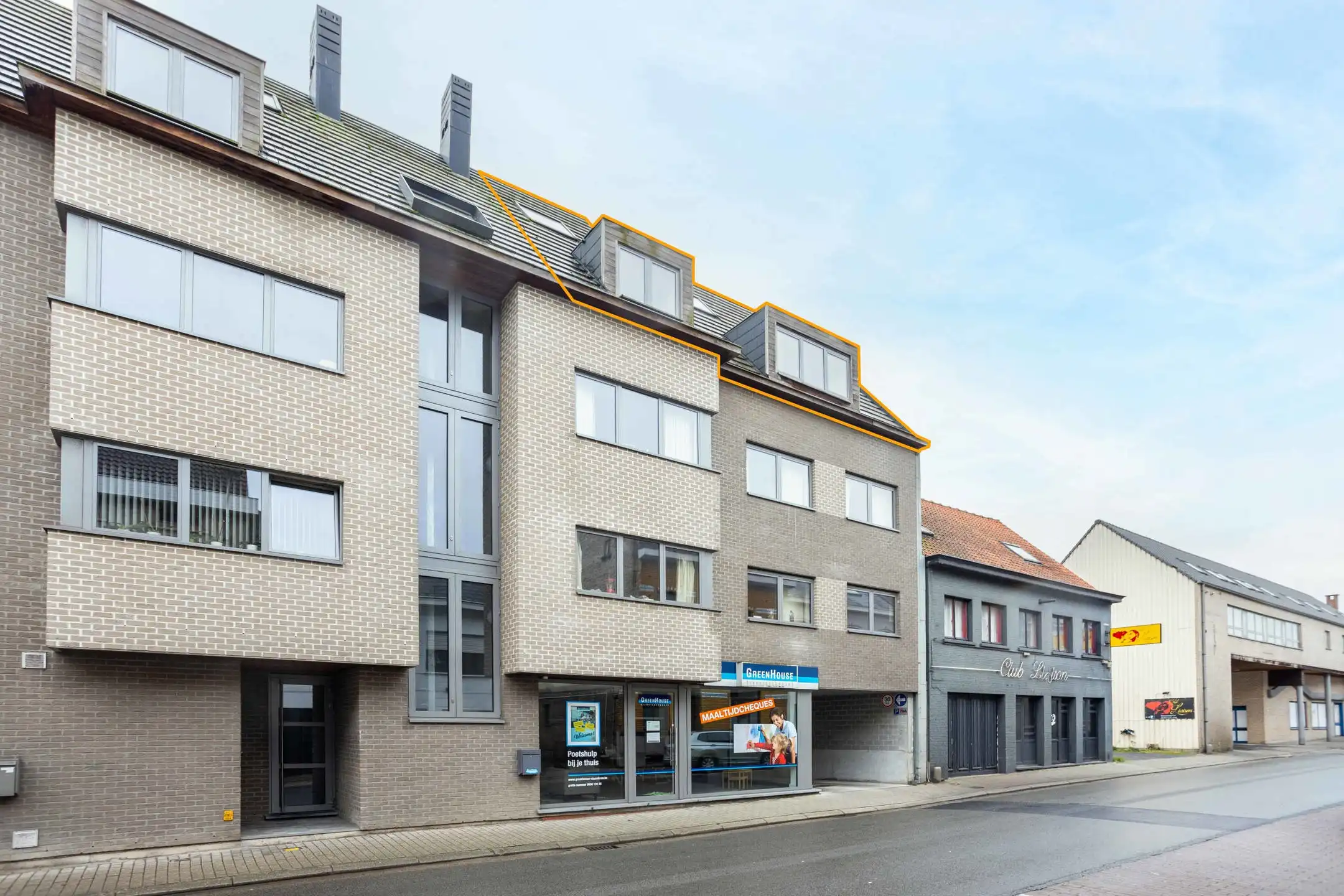 Ruim appartement met 2 slaapkamers en 2 badkamers  foto 3