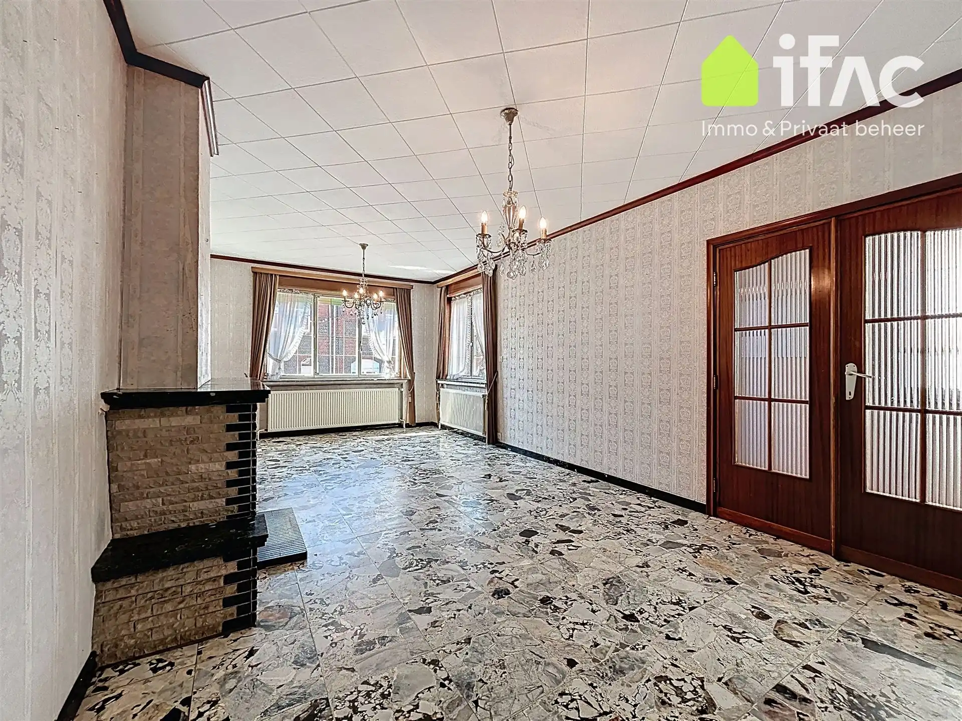 Uitstekend gelegen halfopen bebouwing met 3 slaapkamers foto 3