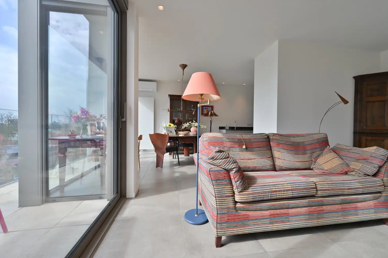 Lichtrijke serviceflat op de bovenste verdieping in Drie Eiken (Lanaken) foto 7