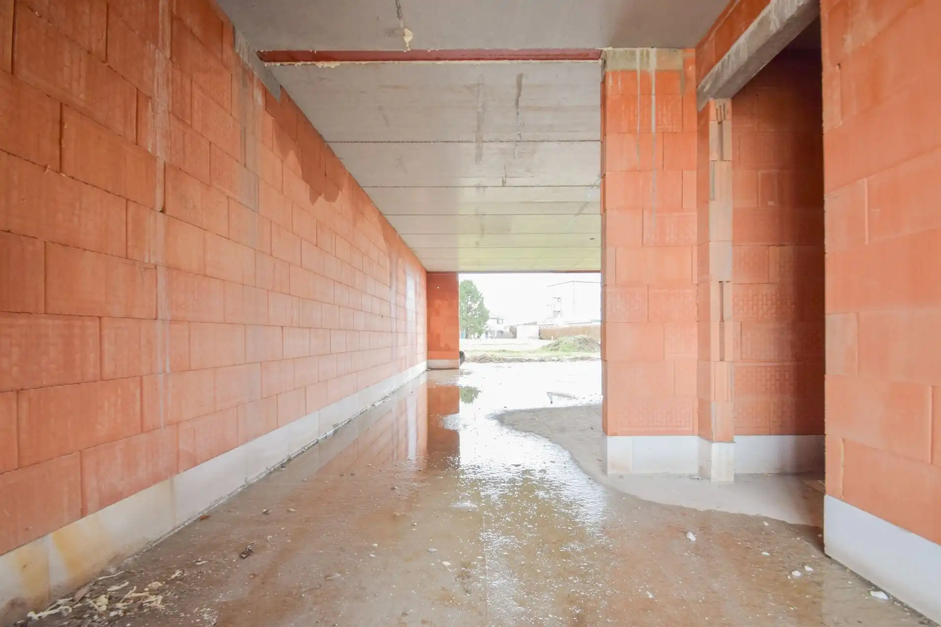 Nieuwbouwwoning met tuin & parking in een doodlopende straat foto 7