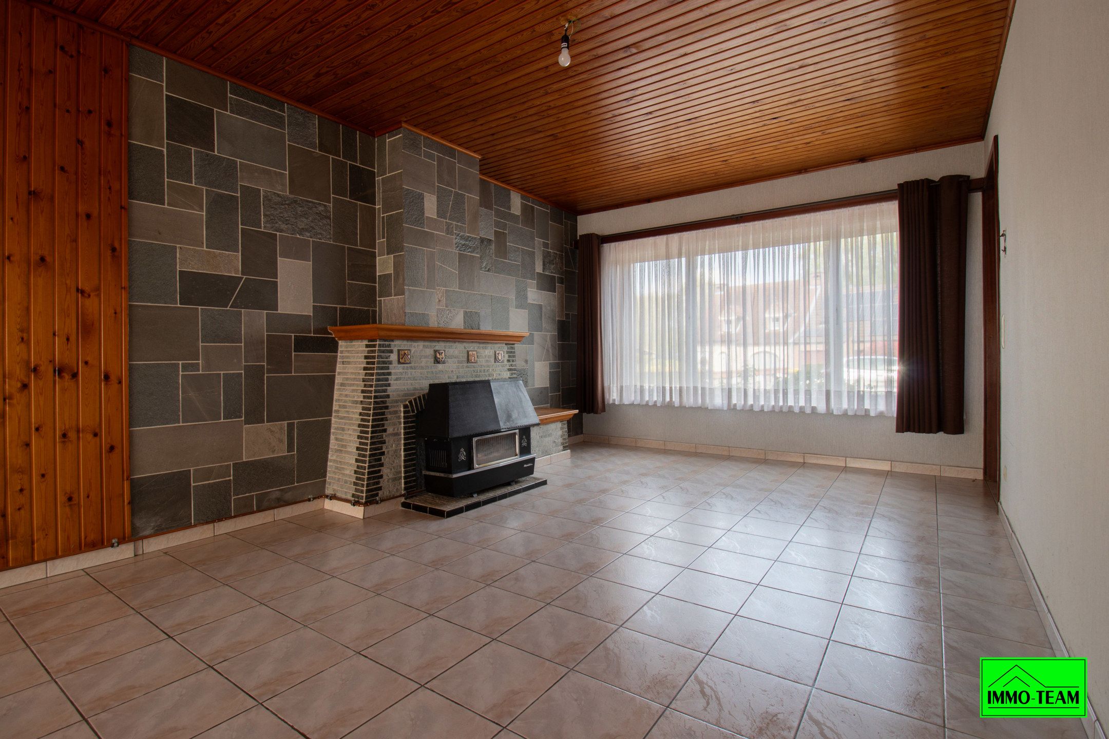 Solide, goed onderhouden 2-gevelwoning met tuin en garage foto 4
