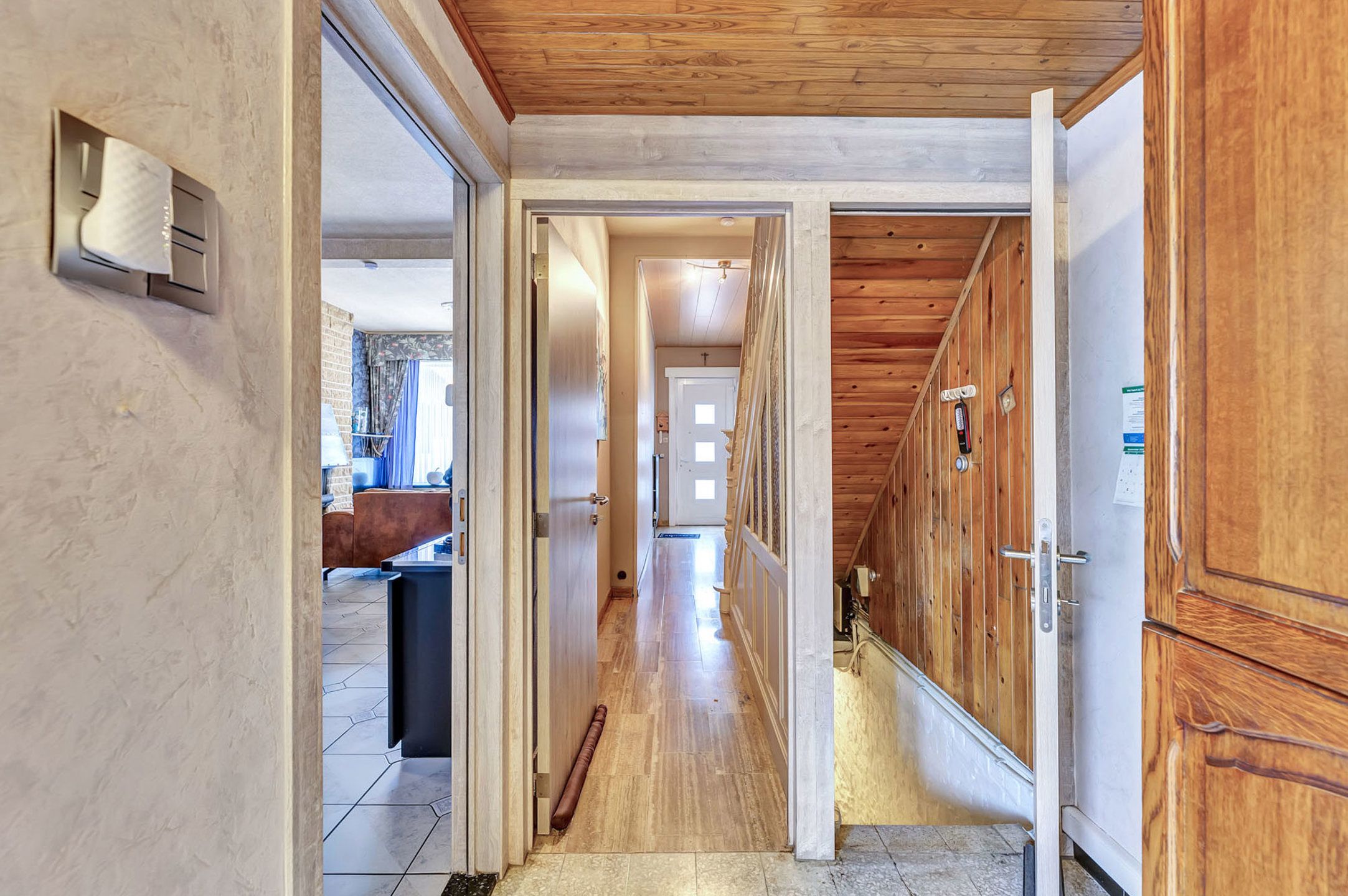 Instapklare woning met 4 slpks, dubbele garage en ruim terras foto 8