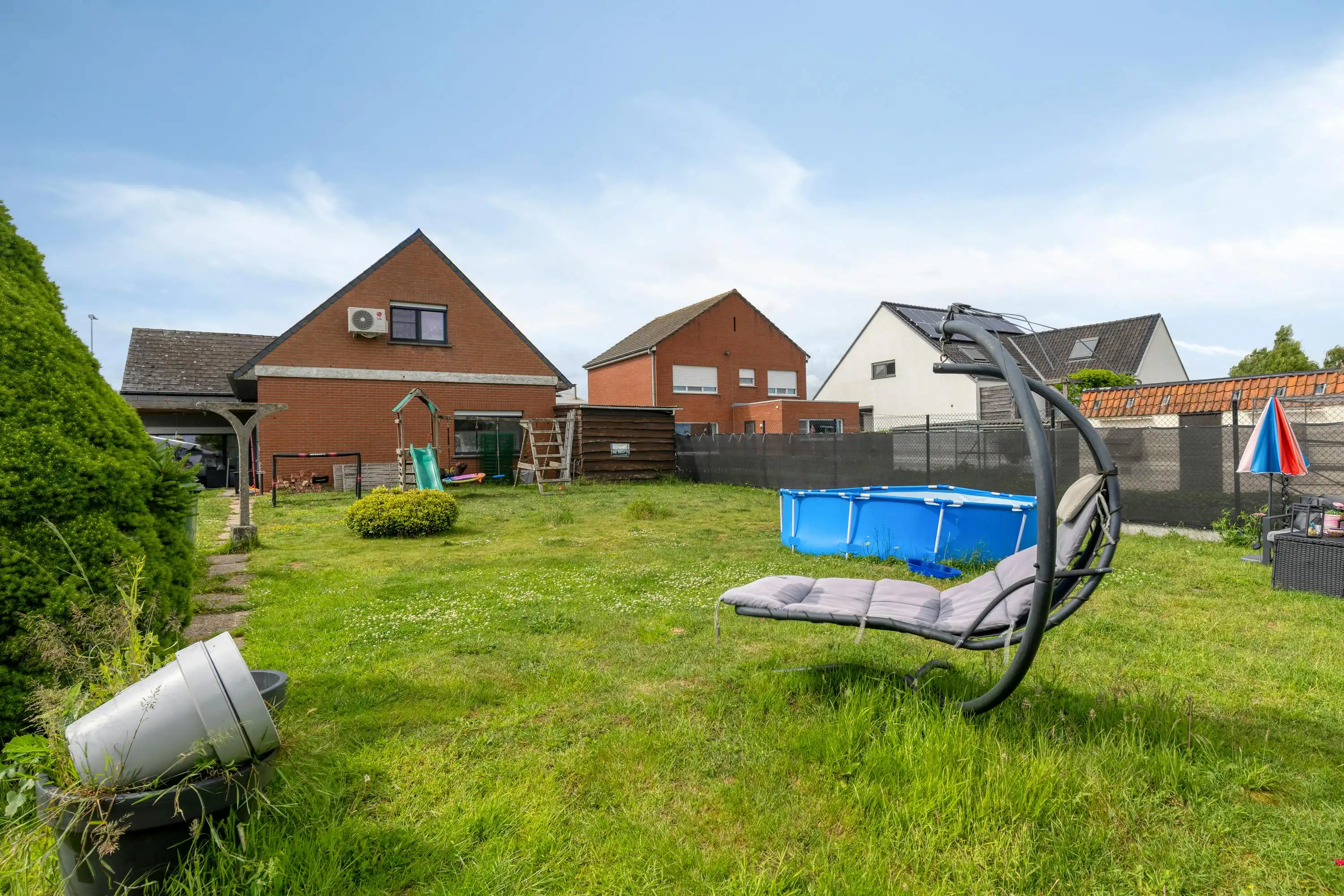 Alleenstaand huis op ruim perceel te koop in Veldegem foto 13