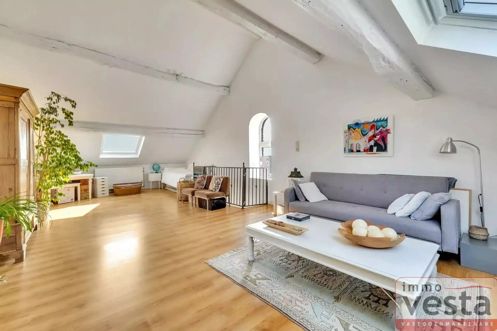 Karaktervolle woning met zwembad en ingerichte leefzolder foto 20