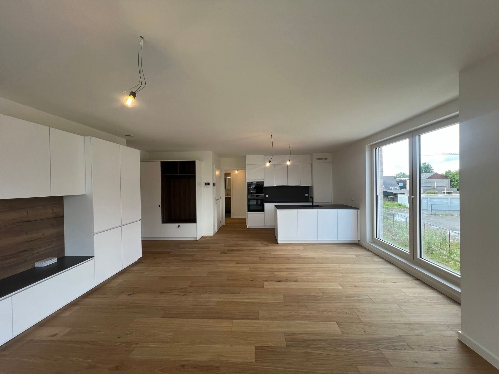 Prachtig nieuwbouwappartement met autostaanplaats foto {{pictureIndex}}