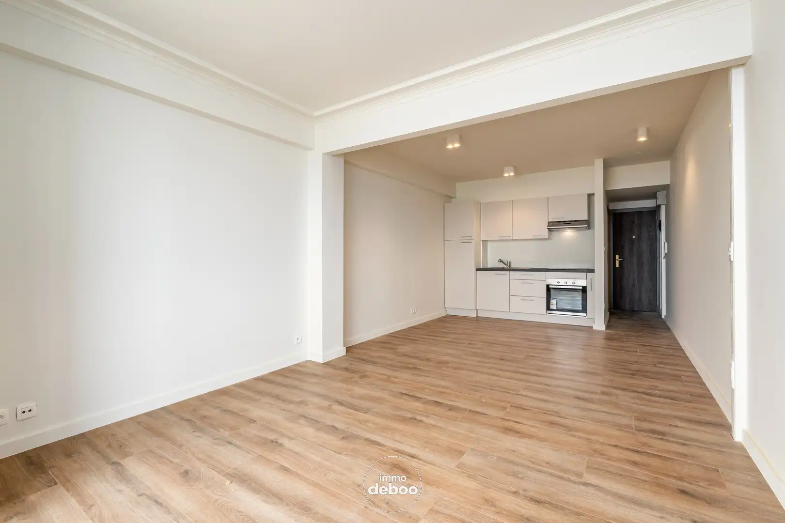 Kwalitatief gerenoveerde studio met frontaal zeezicht foto 4