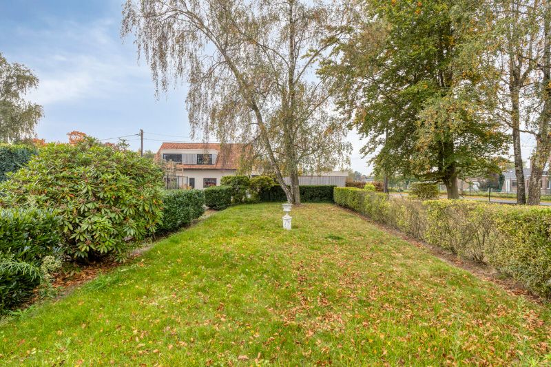 Ruime woning op 1061 m2! foto 11