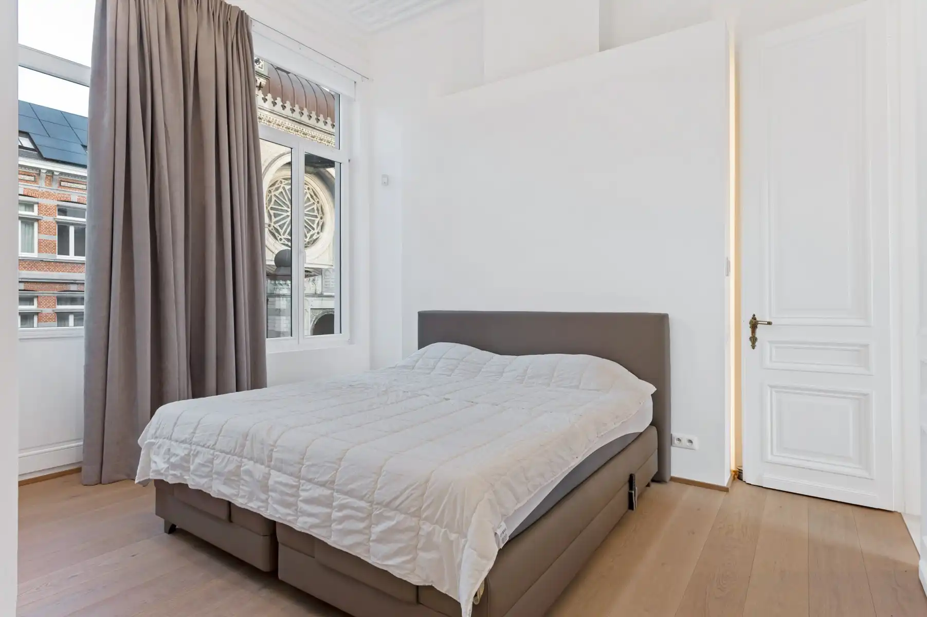 Luxueus wonen op toplocatie met garage foto 19