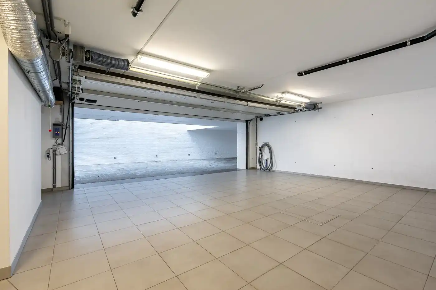 Alleenstaande villa met ondergrondse garage nabij de Magere Schorre foto 25