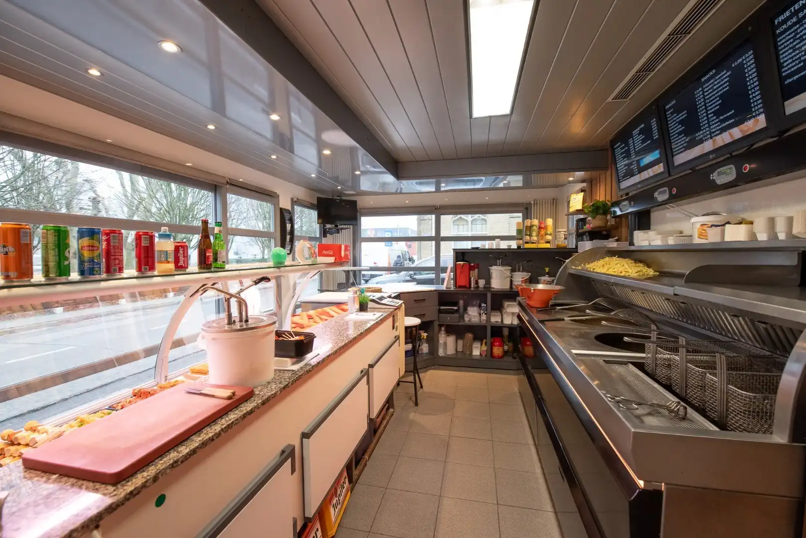 Goed draaiende frituur te koop op het Gaverke te Waregem! foto 6