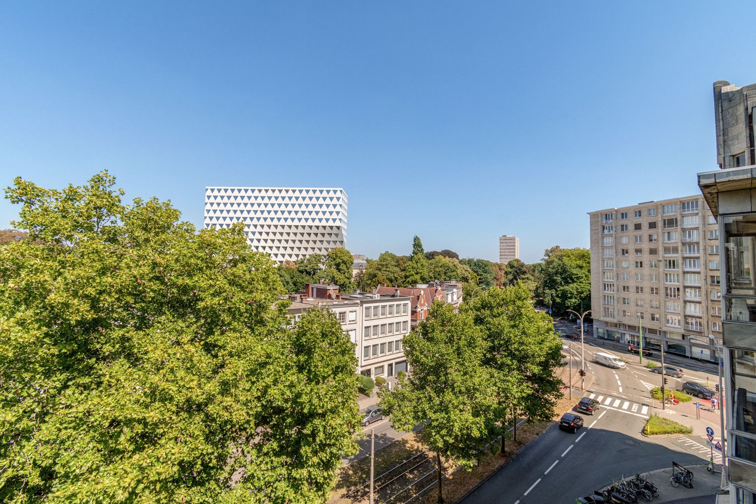 MATCHED: kevin@wellimmo.net voor meer info! Schitterend gerenoveerde art-déco penthouse +/- 200m² op toplocatie aan de Jan van Rijswijcklaan met 4 slaapkamers en optionele dubbele parking op wandelafstand foto 14