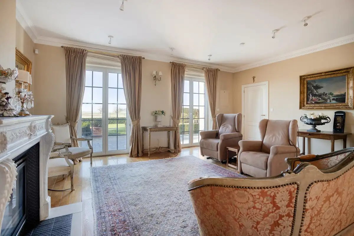 Riante villa met vier slaapkamers en prachtig uitzicht op strategische ligging foto 5