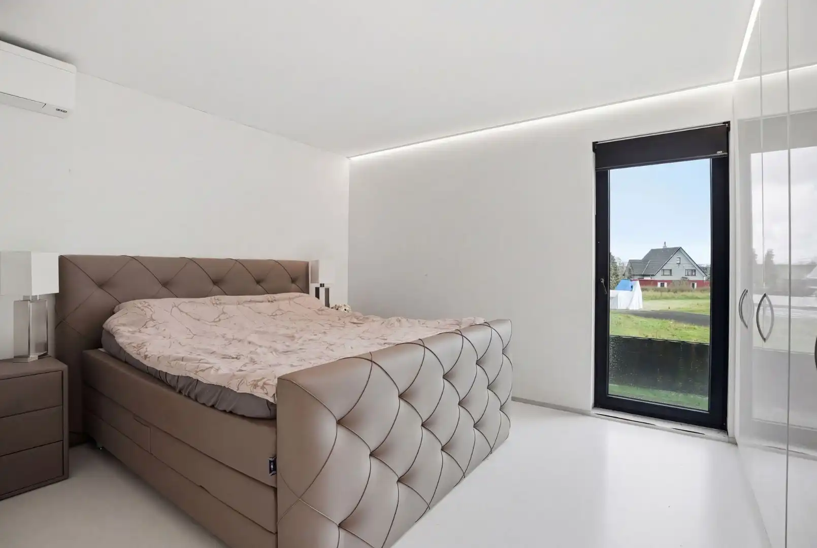 Alleenstaande woning (BJ2016) op 663m² met inpandige garage, 4 slks en 2 badkamers te Kuurne. foto 15