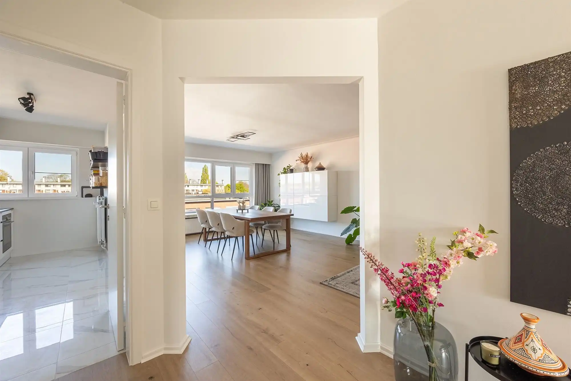 Instapklaar tweeslaapkamer appartement met terras in Deurne-Zuid foto 14