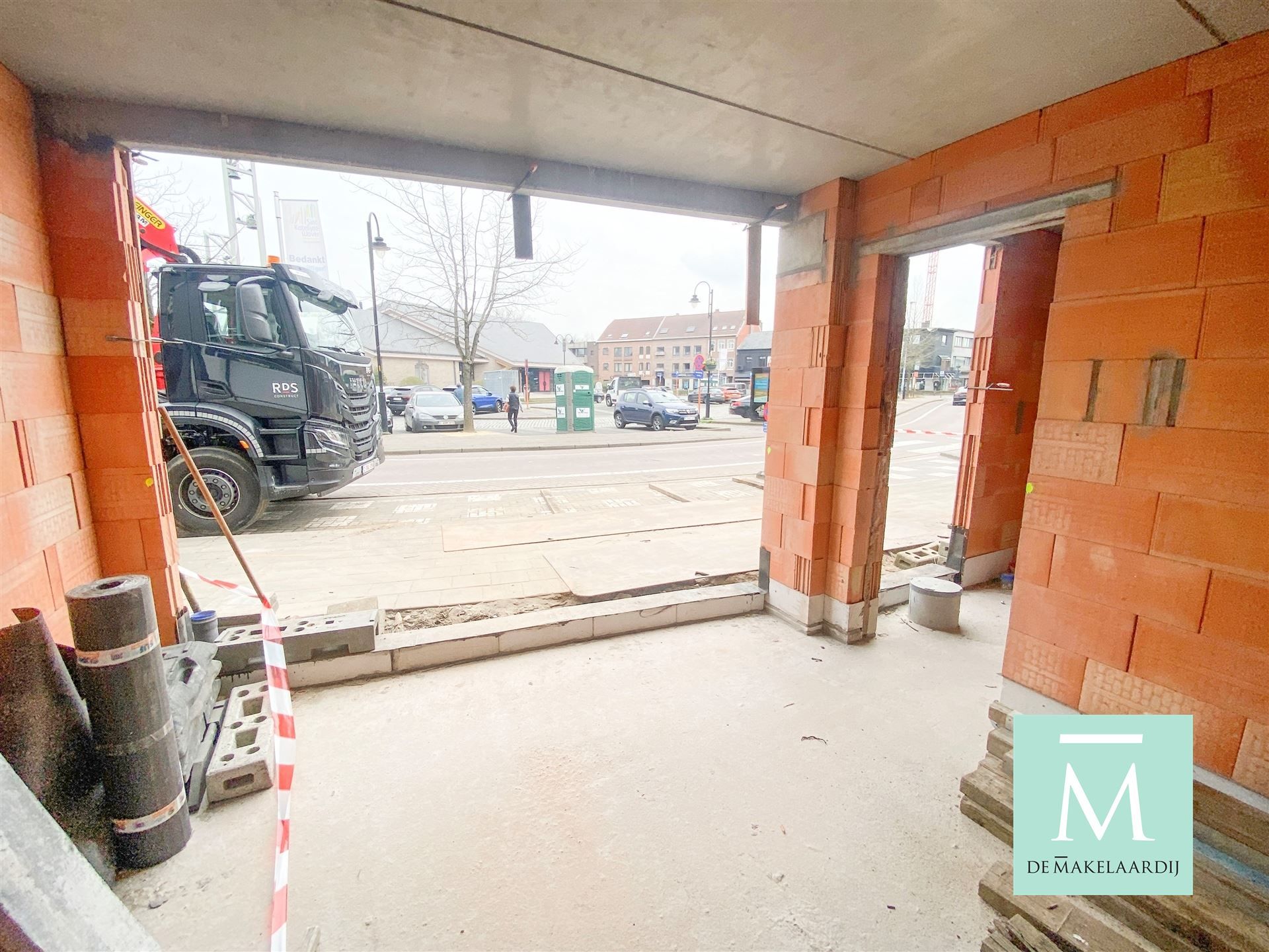 TOP-gelegen handelsruimte op de markt van Sint-Katelijne-Waver foto 2