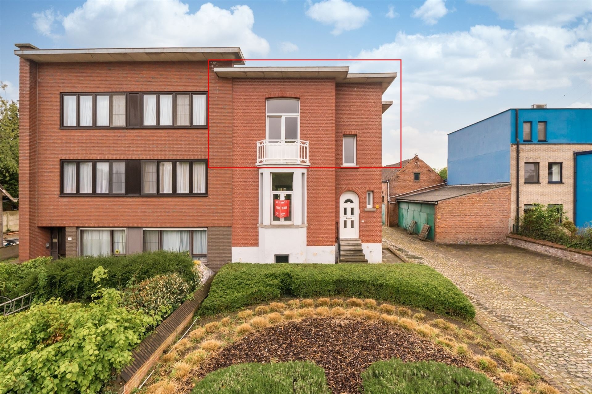 Gerenoveerd appartement met autostaanplaats in Mechelen foto {{pictureIndex}}