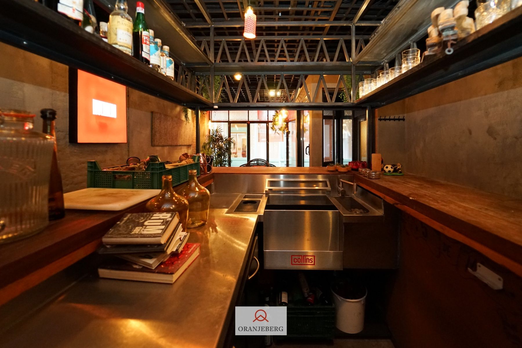 Handelspand te huur in de Serpentstraat foto 14