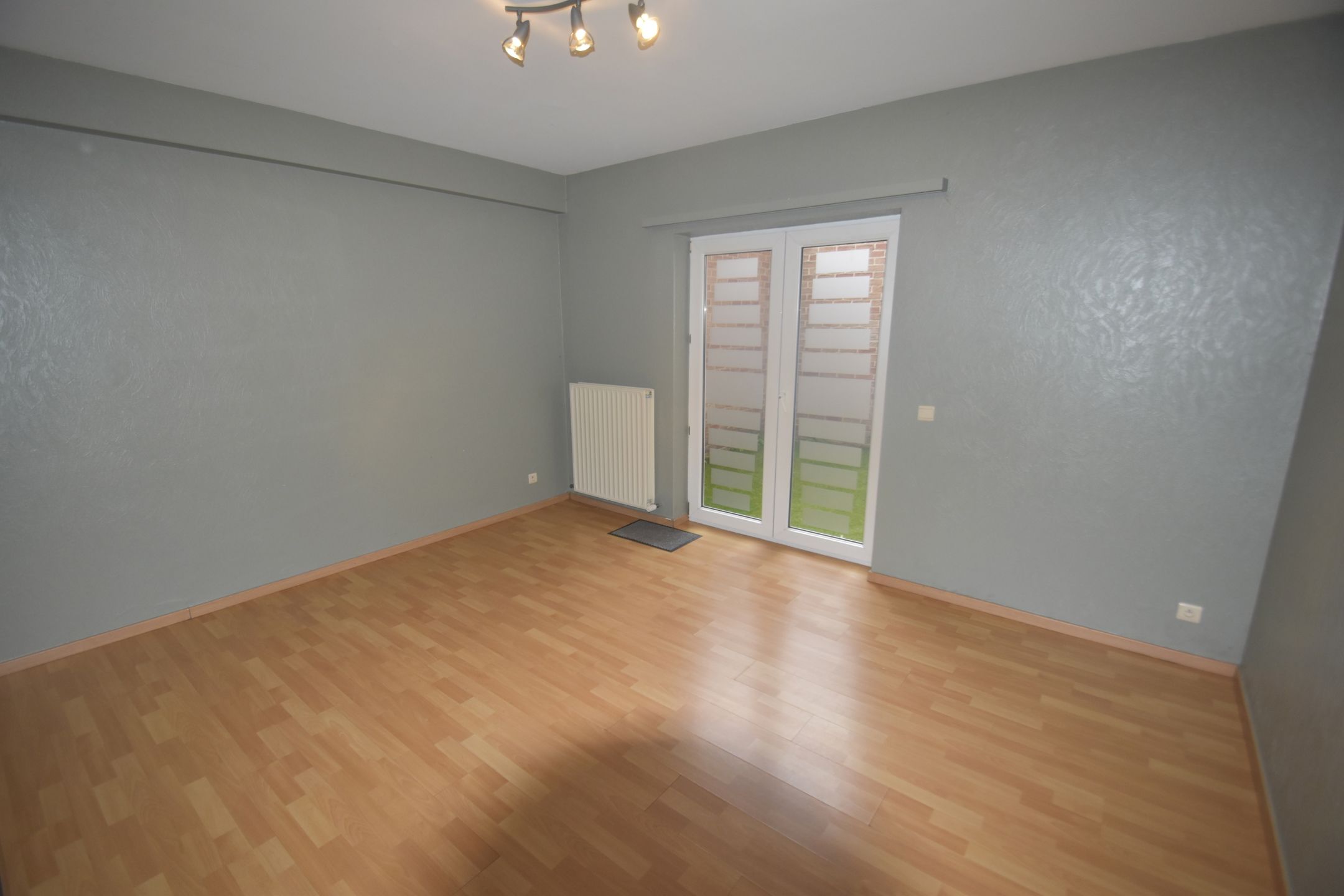 Nabij het station van D'monde gel., gelijkvl. 3 slpk-app. met 2 badk. en gar.  foto 20