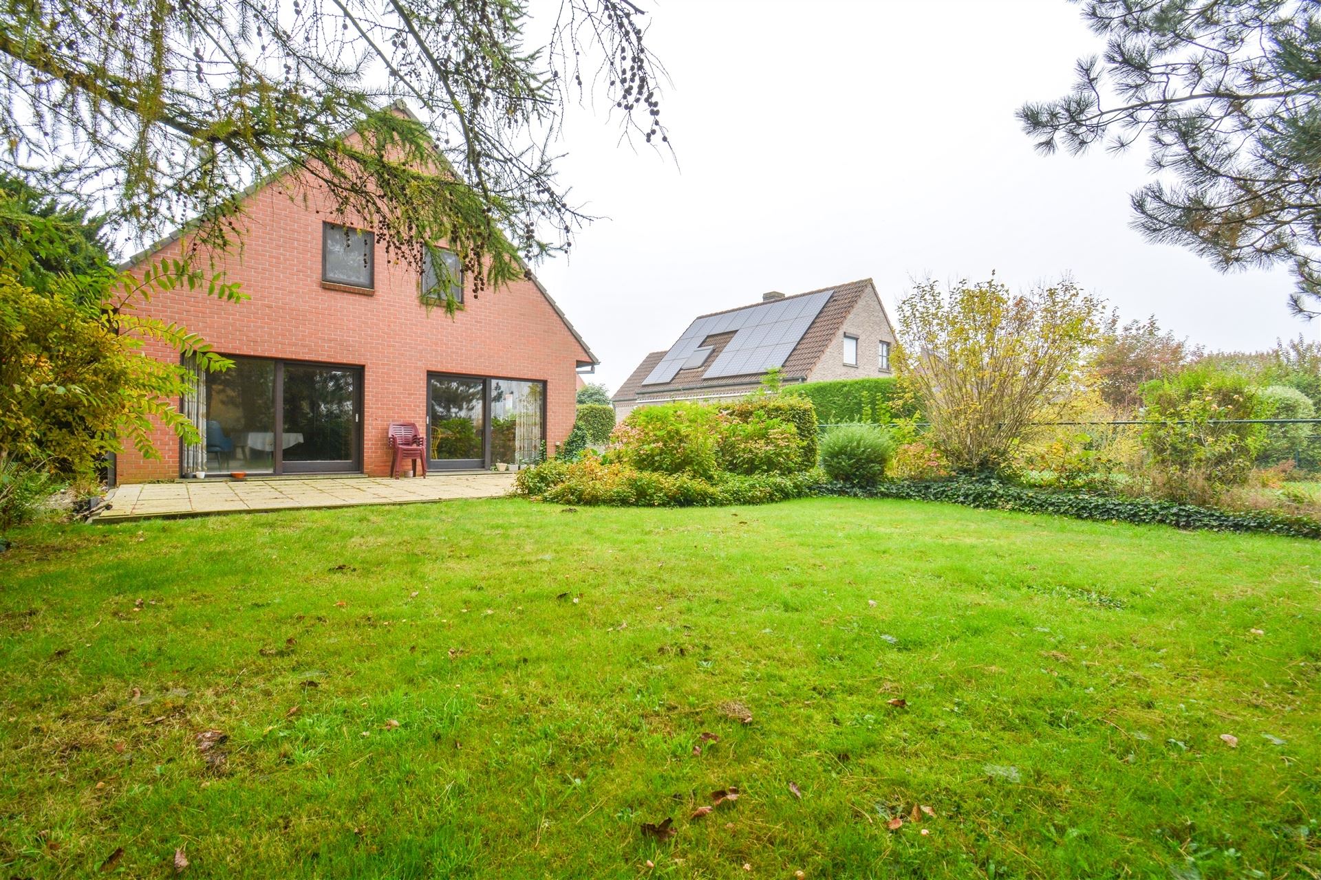 Hoofdfoto van de publicatie: Op te frissen open bebouwing met 4 (of 5) slaapkamers en mooie tuin in Winksele