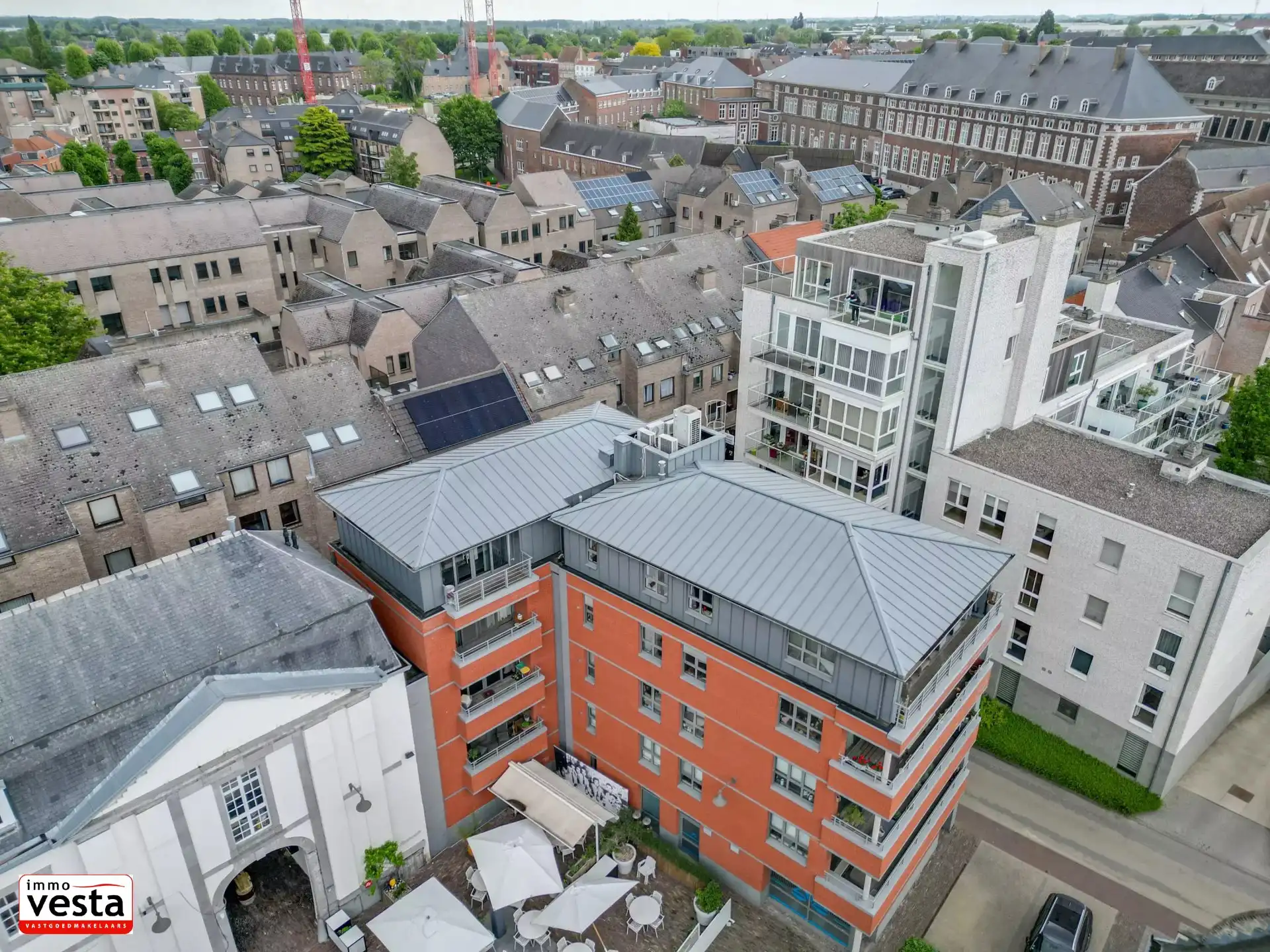 Modern appartement met 2 slaapkamers foto 5