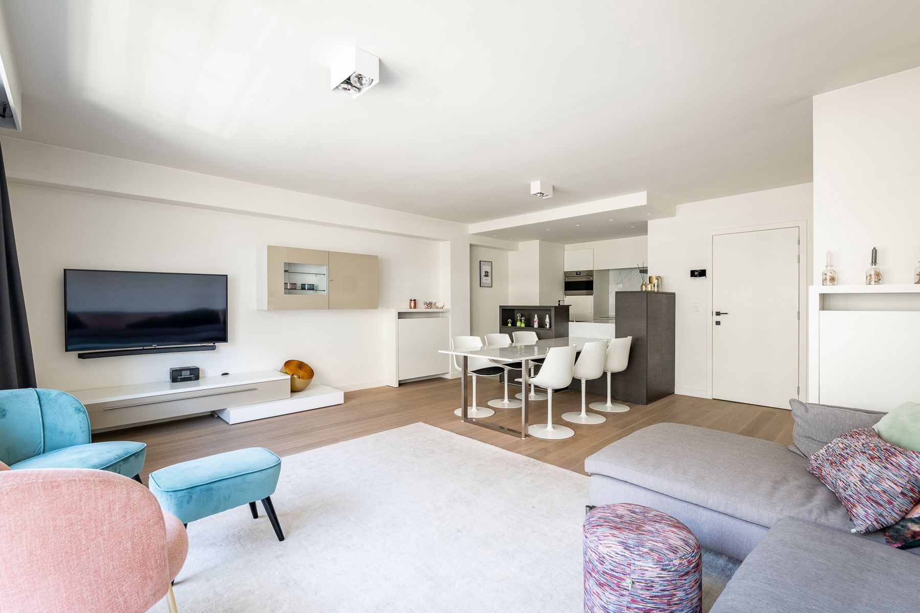 Ruim appartement op een uitstekende locatie foto 4