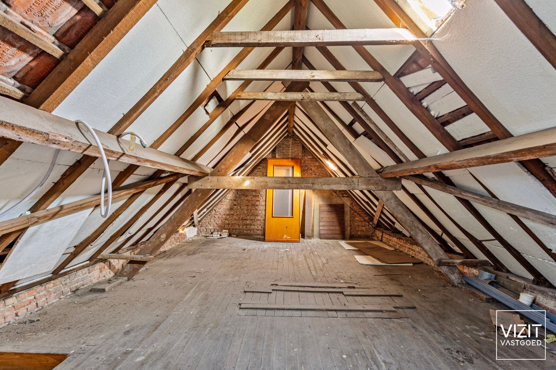 Te renoveren woonhuis met 3 slaapkamers foto 16