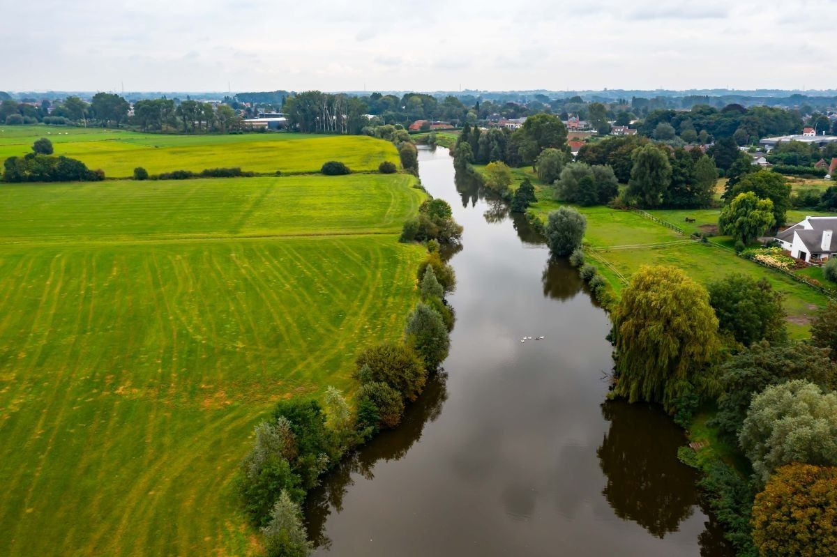 Subliem mooi gelegen hoeve te koop te Dentergem (Oeselgem) foto 14