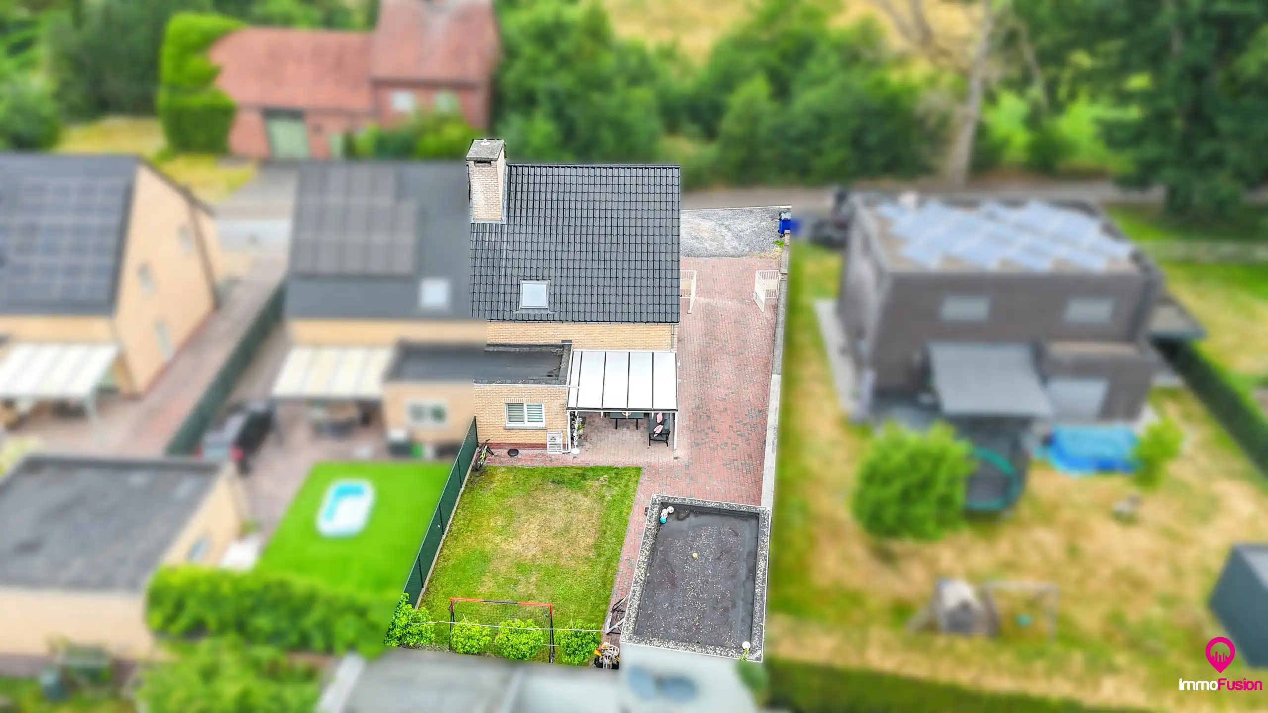 Instapklare woning met 3 slpks, tuin en garage in Lillo! foto 39
