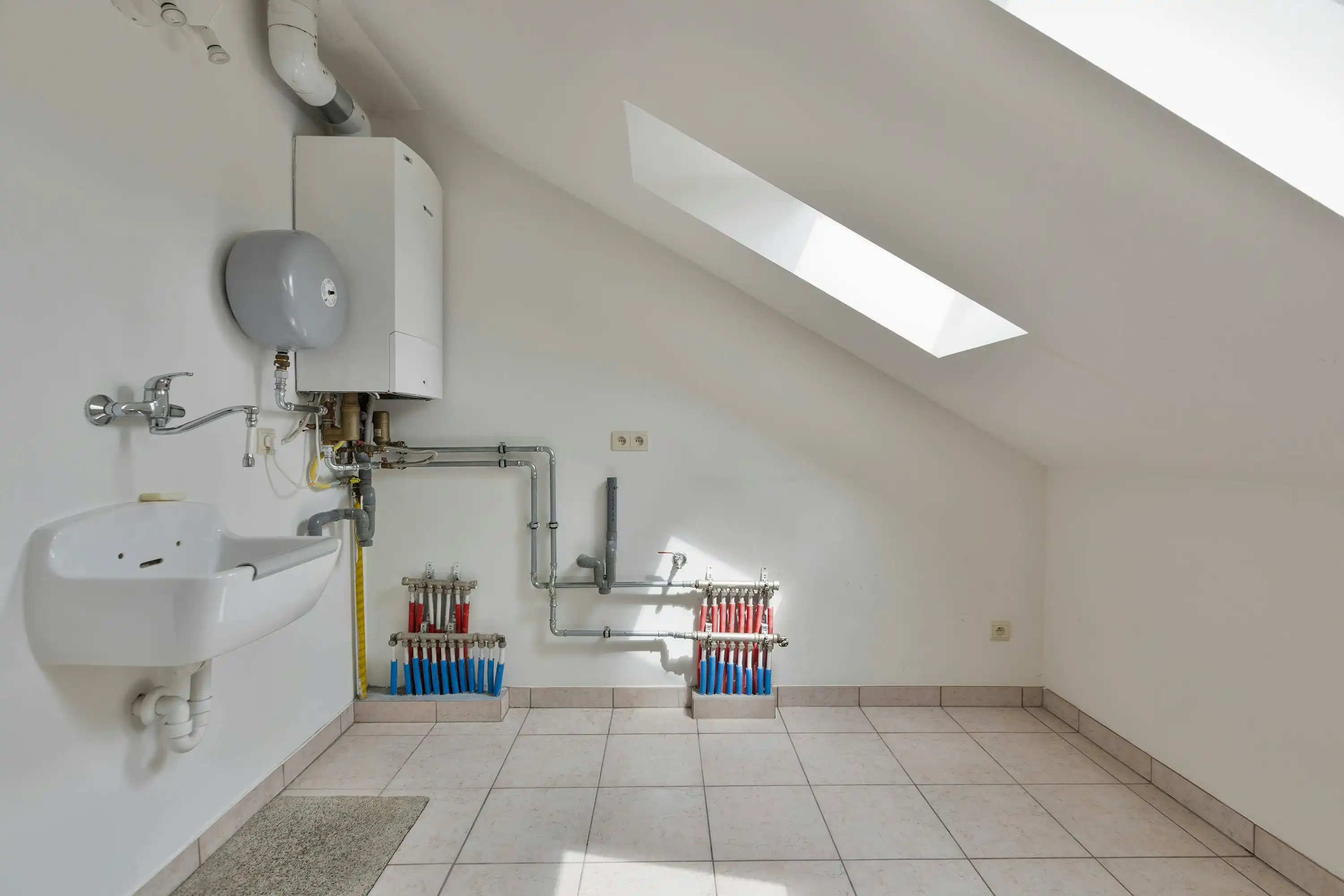 Centraal gelegen appartement met ruim terras en garagebox te Kuringen foto 18