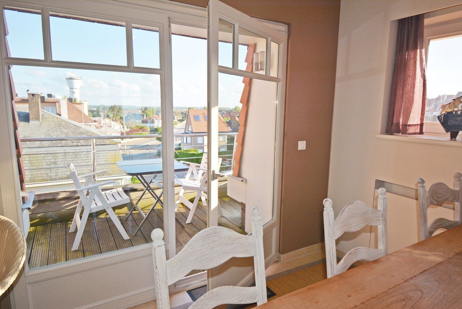 Stijlvol appartement met 4 gevels op een volledige 2e verdieping met lift in Duinbergen op 100m van de zee met zeezicht en inpandige garage foto 7