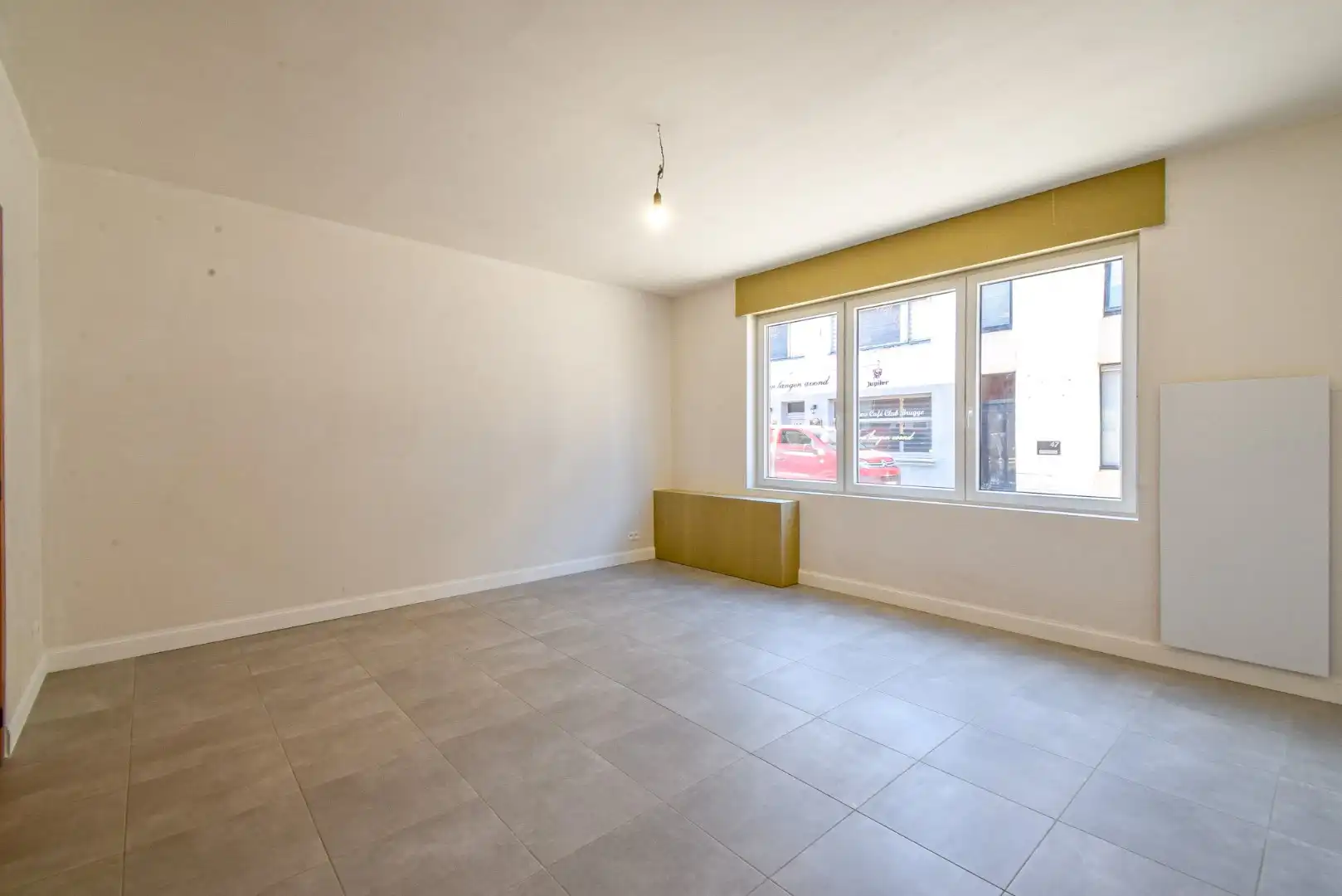 Instapklare gerenoveerde rijwoning in het centrum van Gistel foto 21