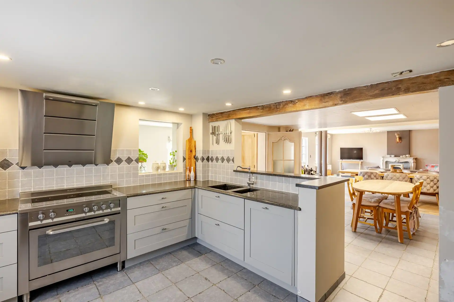 Karaktervolle woning op een rustige ligging met zuidgerichte tuin foto 11