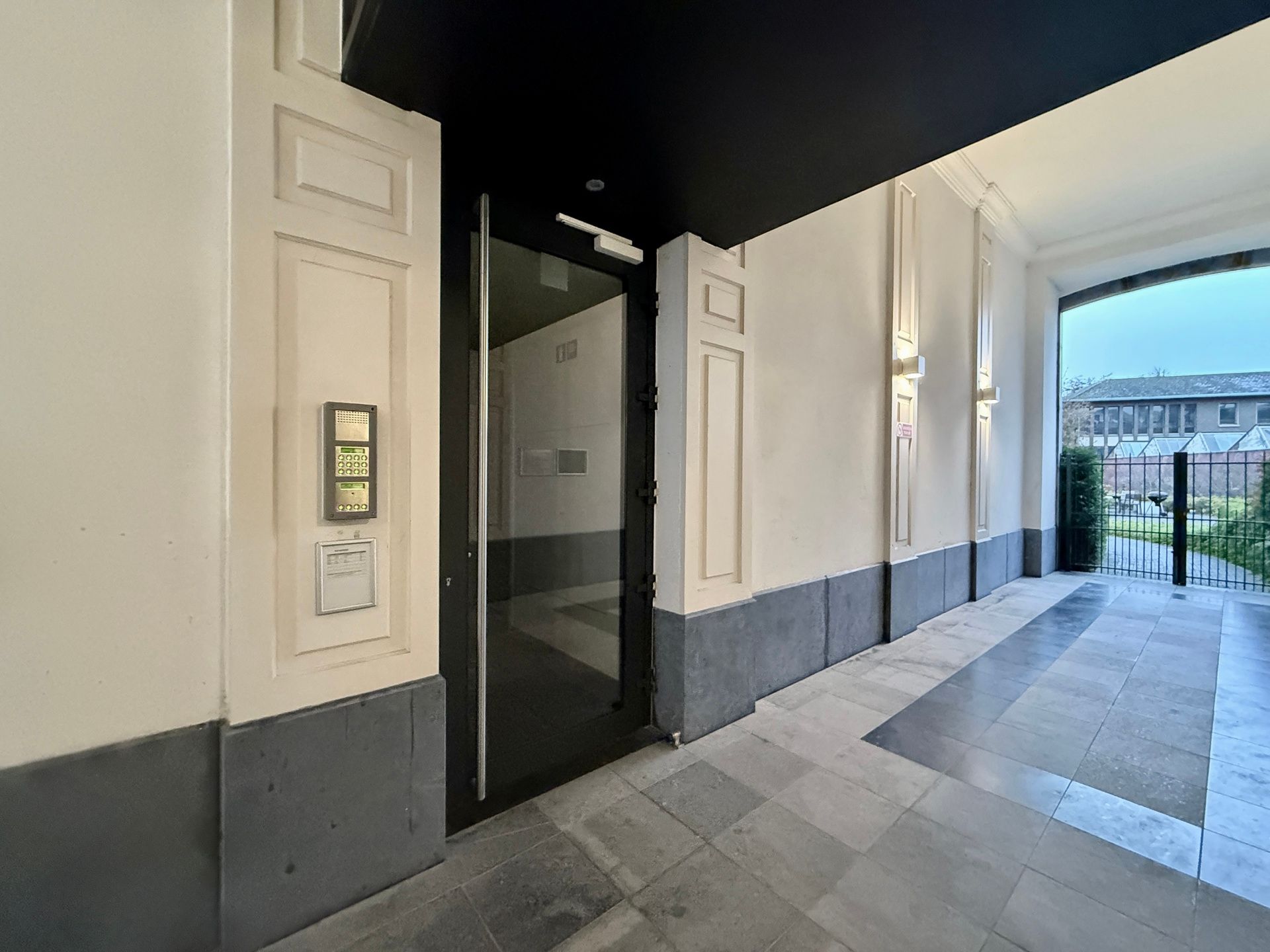 Vernieuwde studio met parking in centrum Leuven foto 4