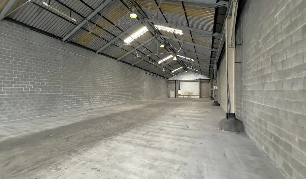 Magazijn te huur aan Houtdok in haven Antwerpen foto 6